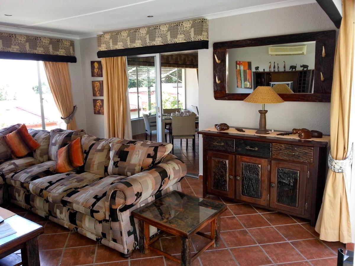 Hotel Pension Casa Africana Windhoek Bagian luar foto