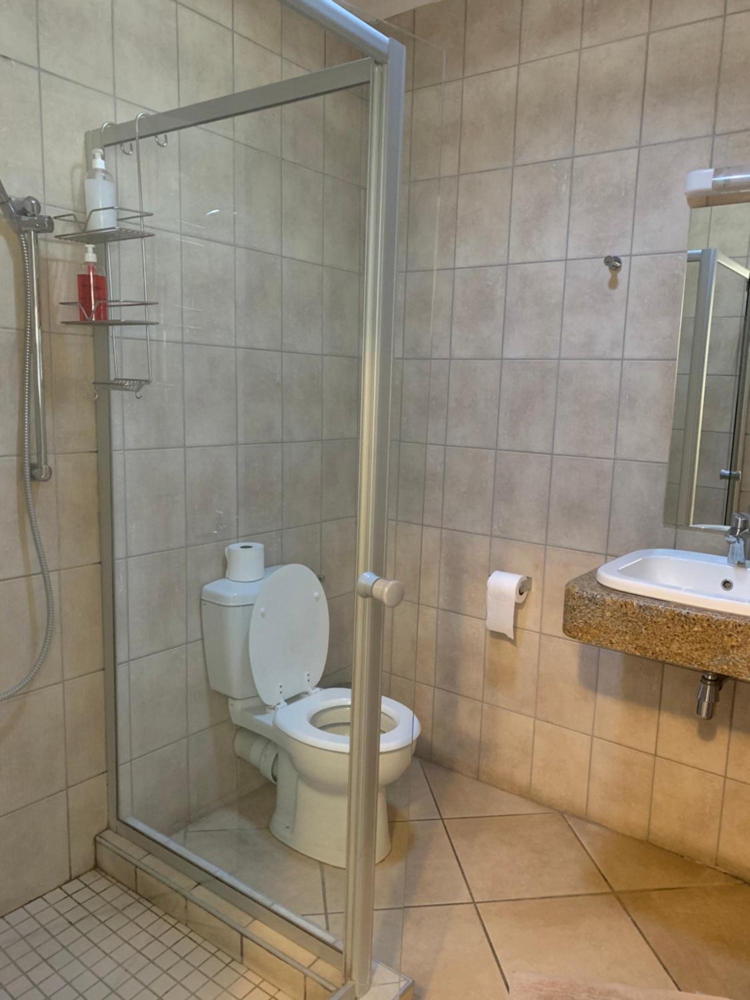 Hotel Pension Casa Africana Windhoek Bagian luar foto